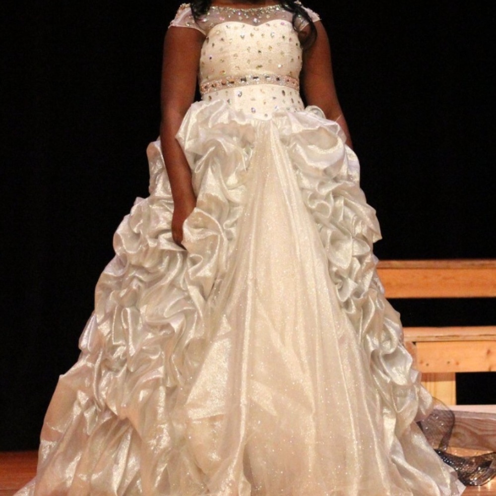 Pageant/Ball Gown Dress - Picture 3 of 4